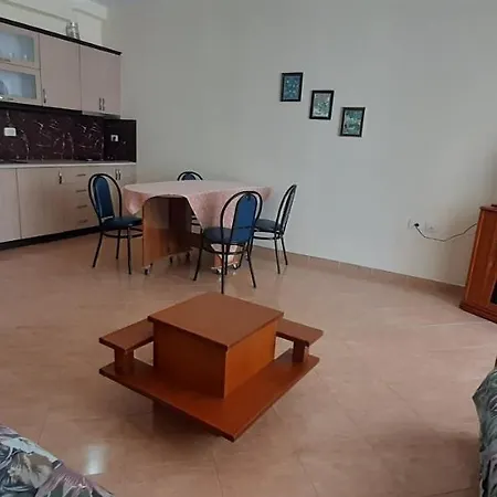 Ira * Sarande